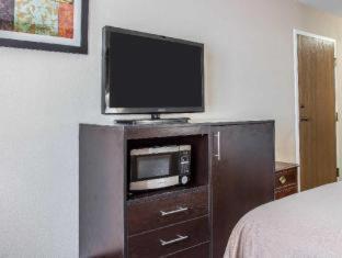 Quality Inn Grand Rapids South-Byron Center Cutlerville الغرفة الصورة